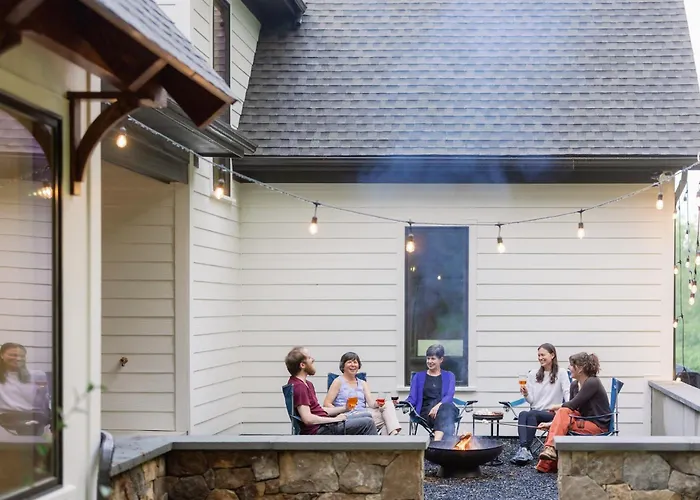 The Indigo House, An Adults Only, Modern Bed And Breakfast For Outdoorsy Humans And Kind Dogs